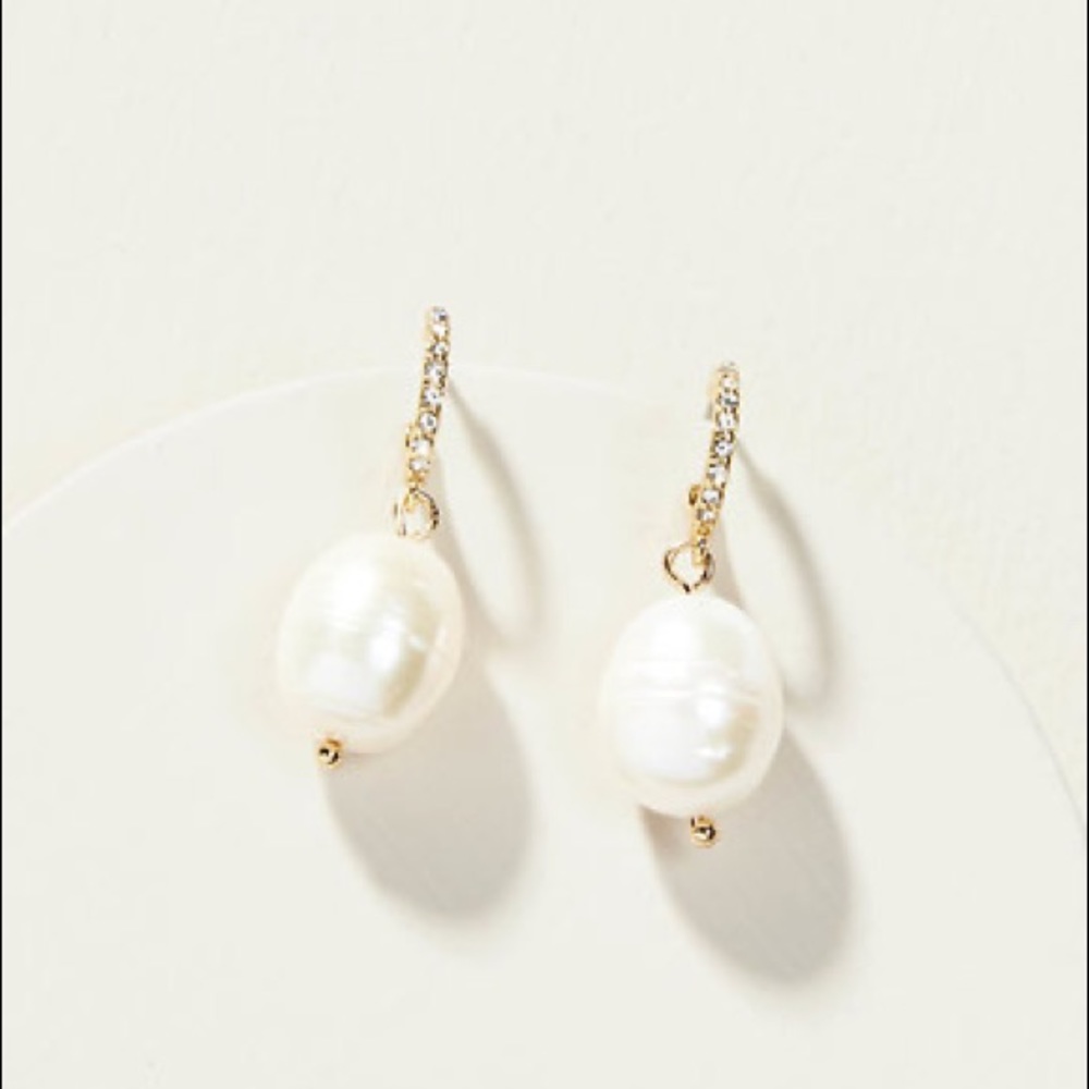 Stella & Dot Gold and White Pearl Earrings